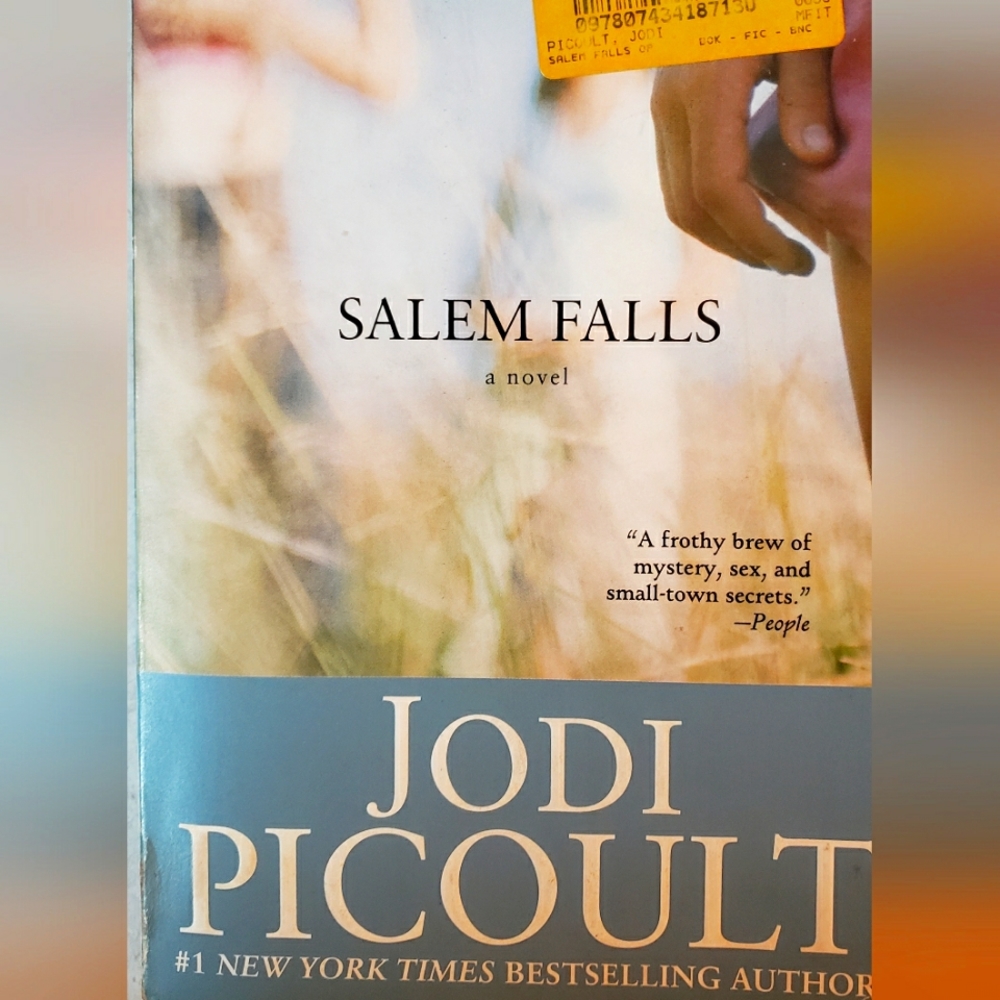 Fiction pre-owned copy Salem Falls softcover very good shape Jodi Picoult
